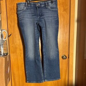 NWT Wrangler Women's “Shiloh” Medium Blue Boot Cut Jeans